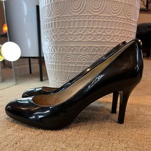 MICHAEL KORS black patent pumps ladies size 9 M